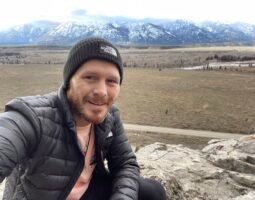Chris Brown | Reiki Master Practitioner, Cert. Natural Healer | Holistic Health Coach